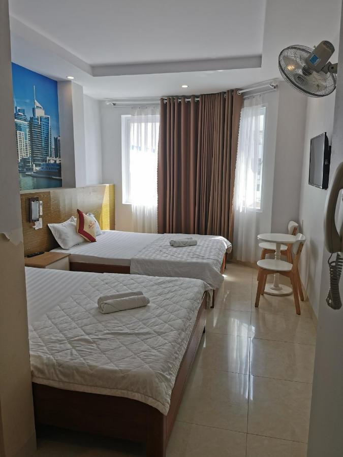 Khách sạn Sen Vàng